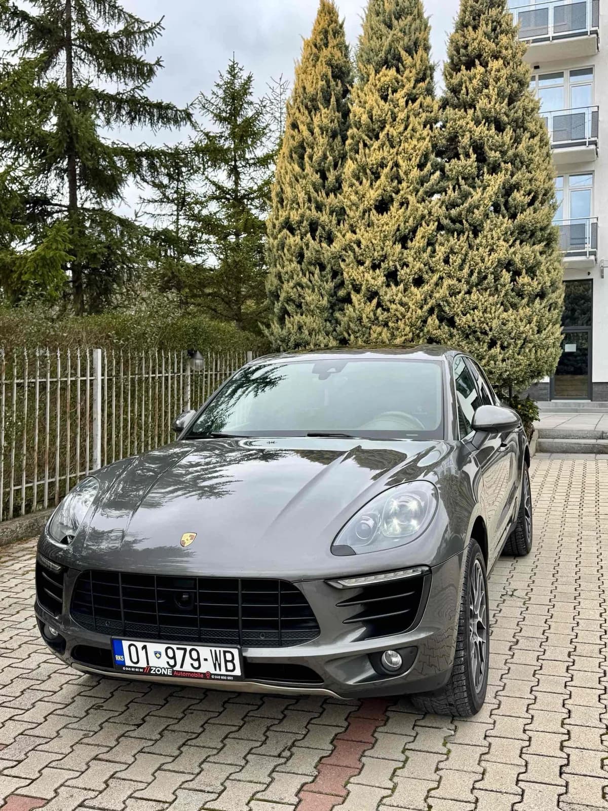 Porsche 3.0 naftë nga Zvicra — foto 2 nga 3
