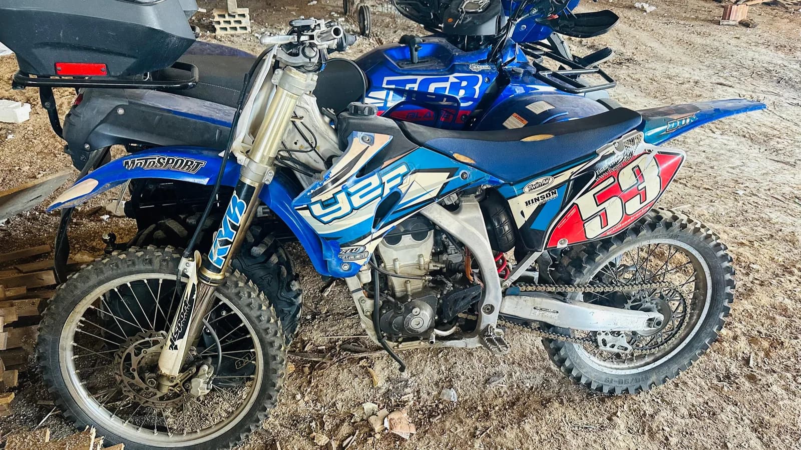 Yamaha 450, viti 2002 — foto 1 nga 4