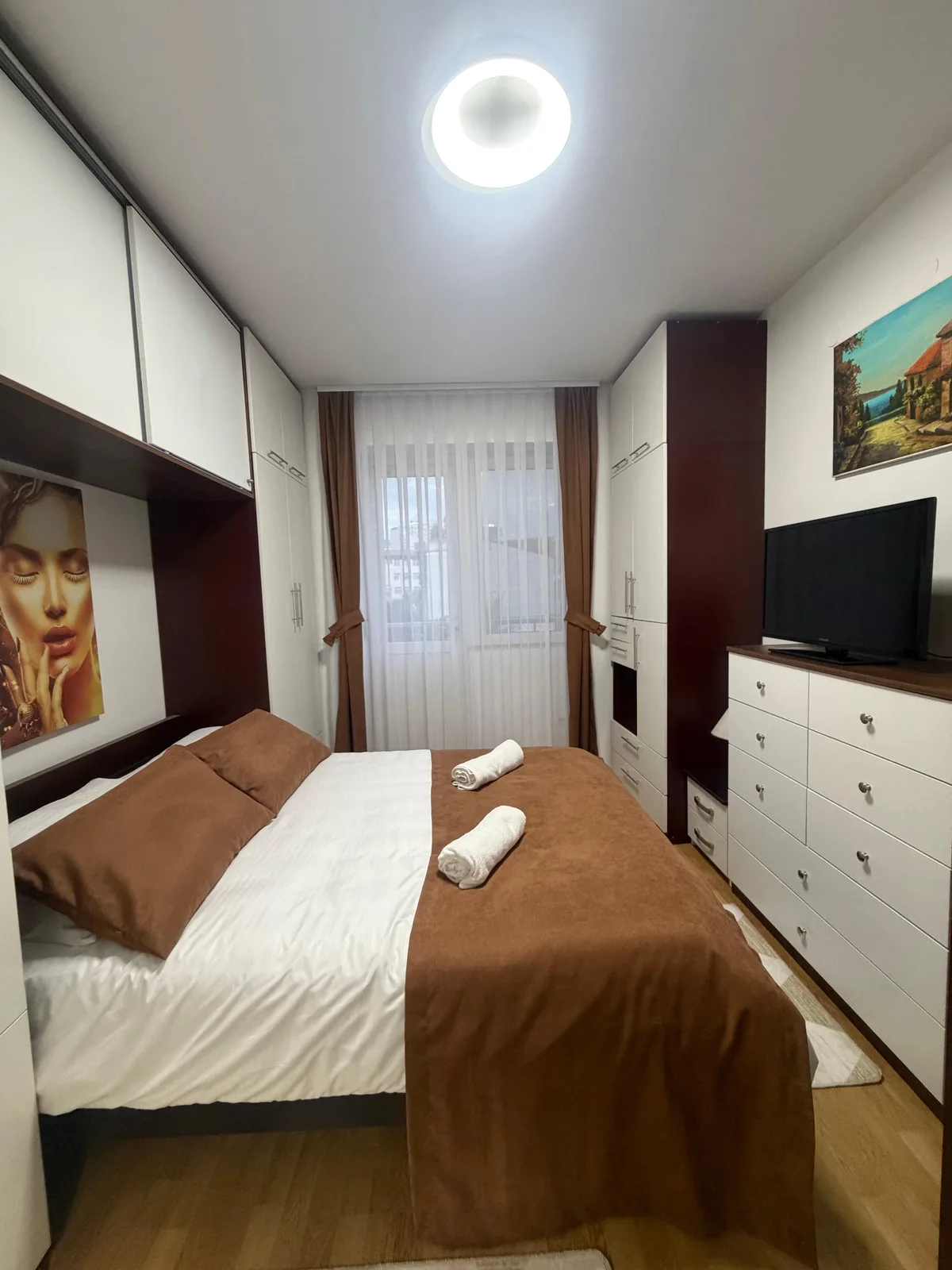 Banesë me qira afat-shkurtër në Prishtinë, Qendër — foto 1 nga 5