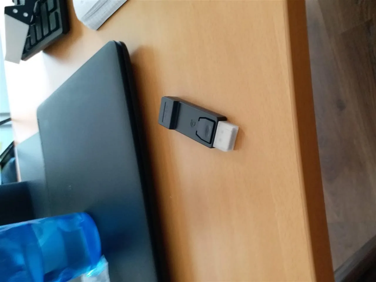 Adapter DisplayPort në HDMI — foto 1 nga 4