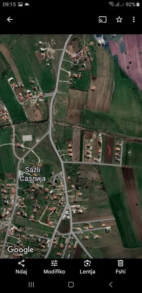 Shitet tokë në Sazli — foto 1 nga 3