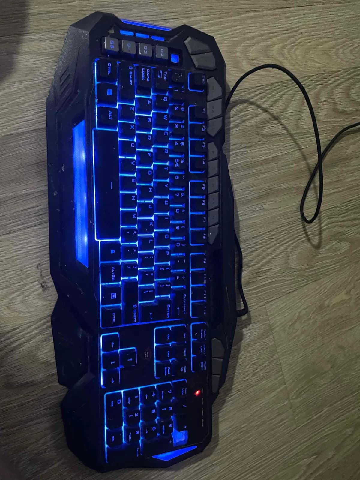 Tastierë gaming LED e përdorur — foto 1 nga 3