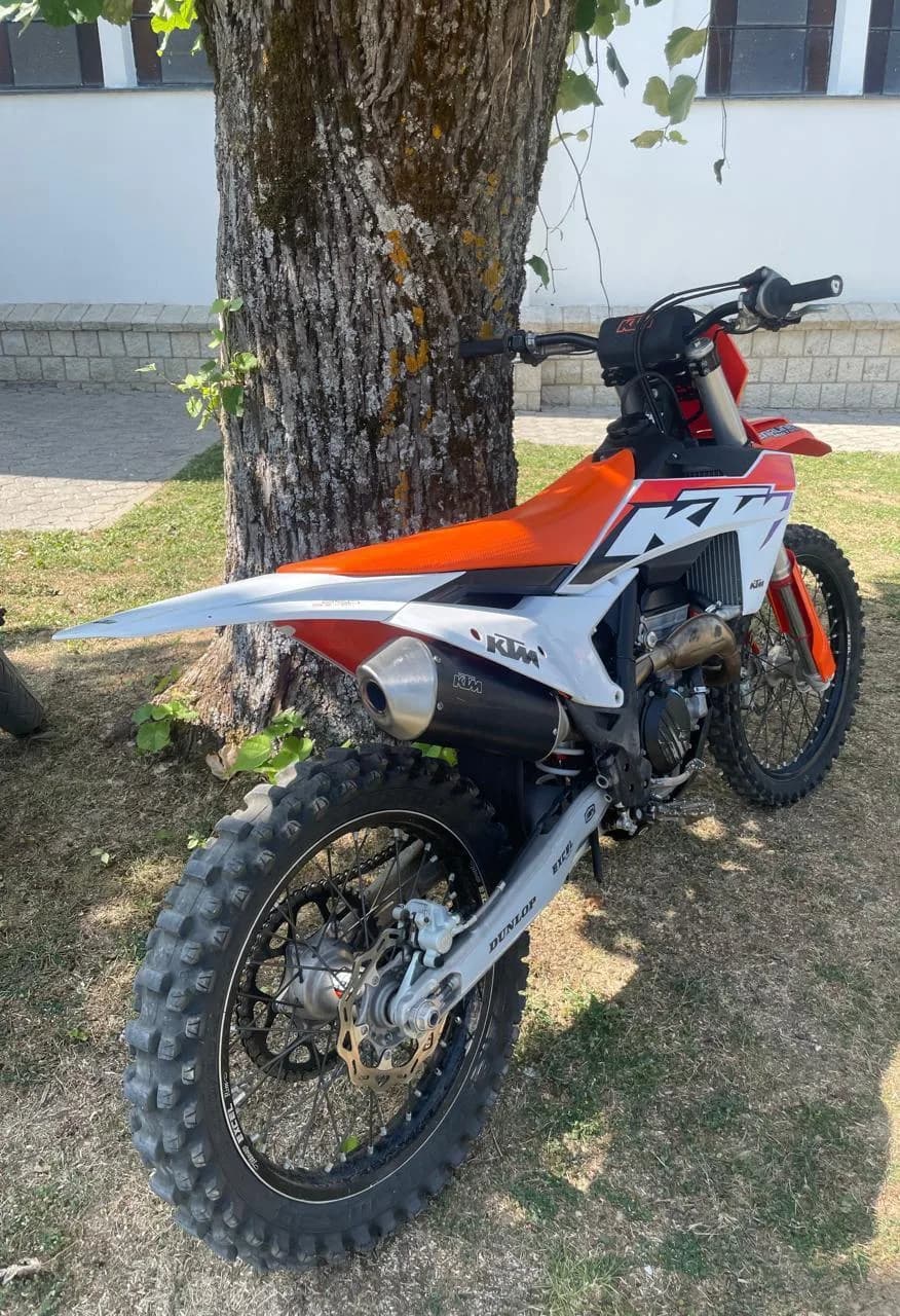 KTM SX-F 250 — foto 1 nga 3