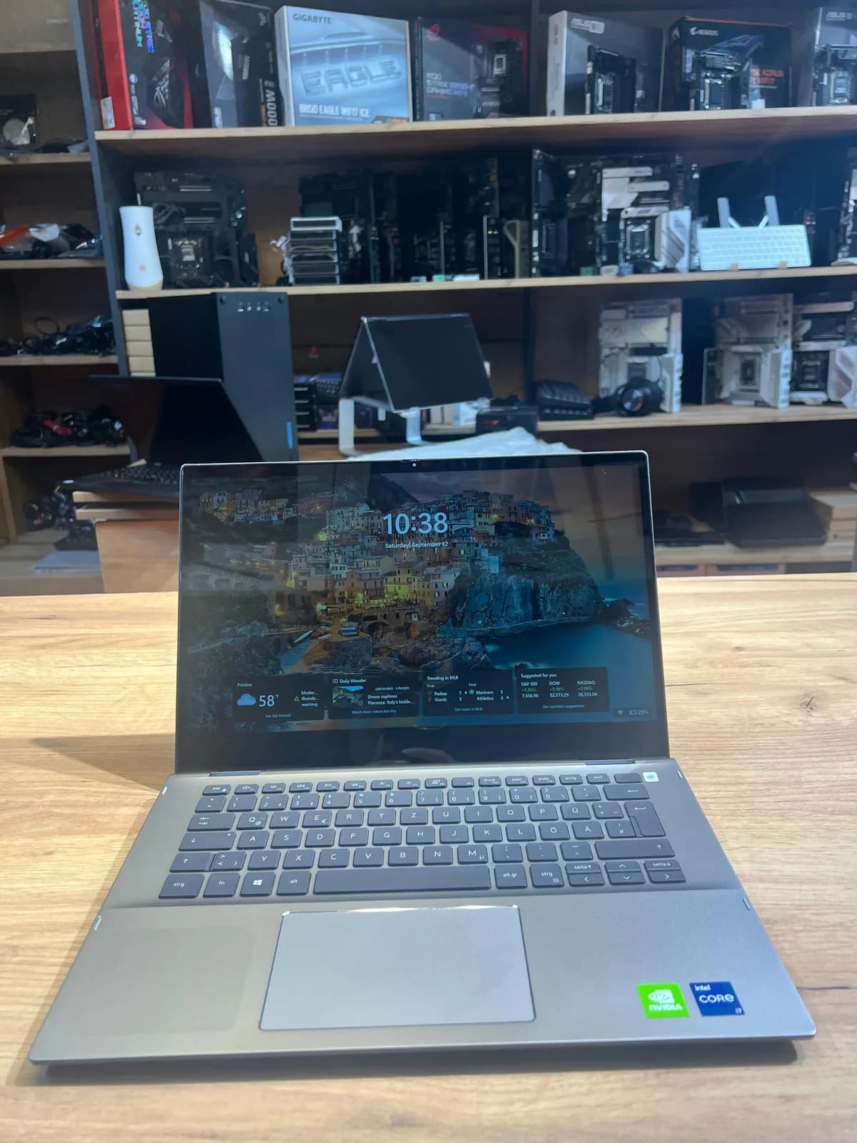 Laptop Dell Inspiron 5406 2-in-1 x360 me ekran me prekje — foto 1 nga 5