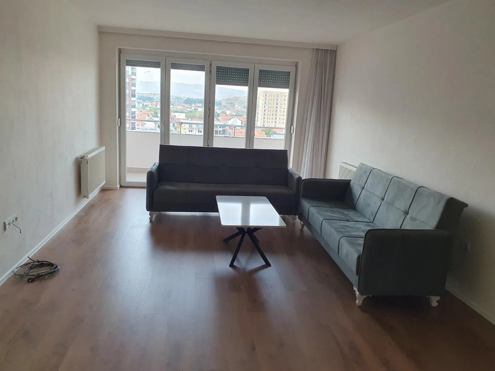Banesë me qira në qendër, në katin e 7 — foto 1 nga 6