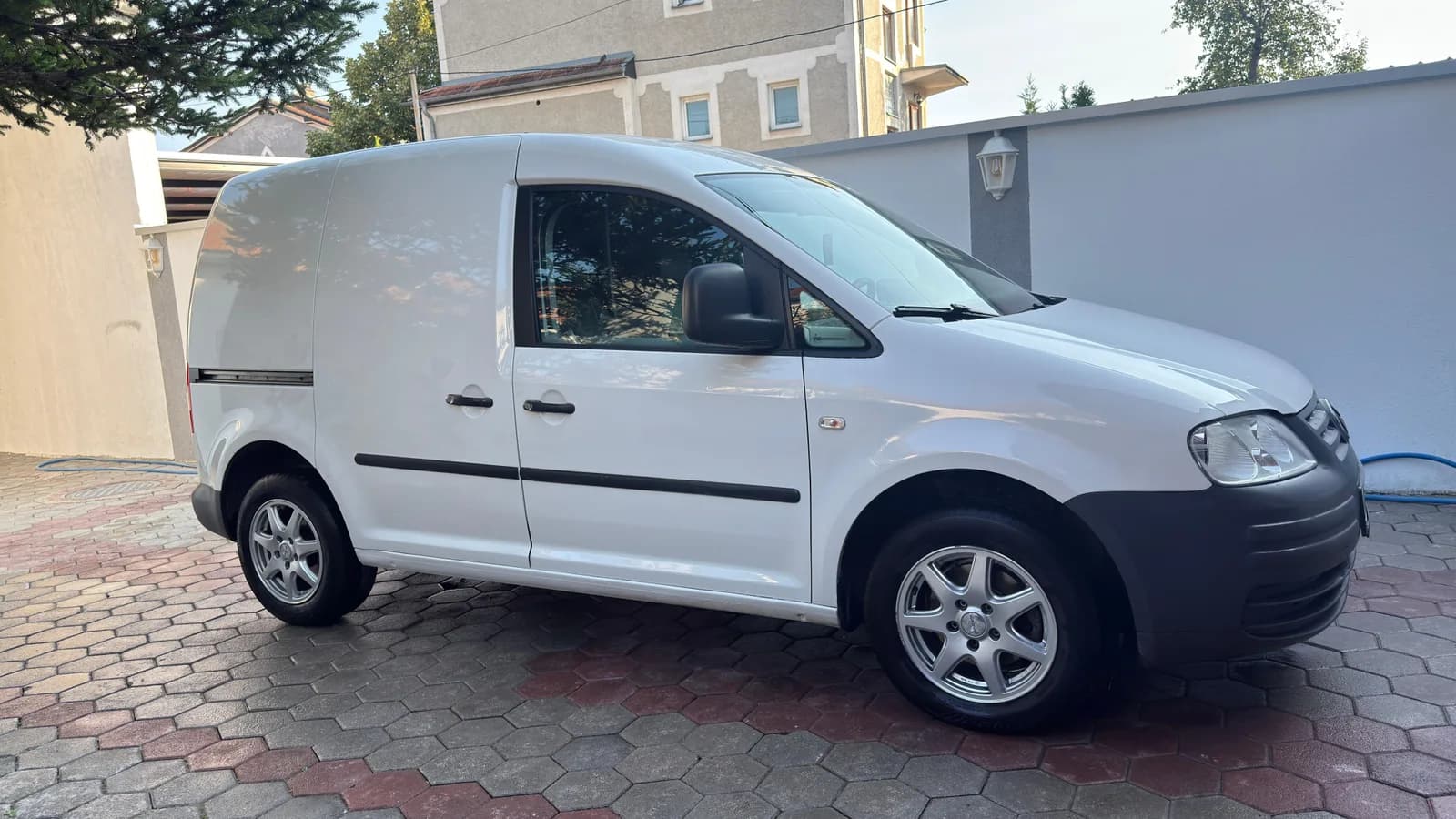 Shitet Volkswagen Caddy — foto 2 nga 5