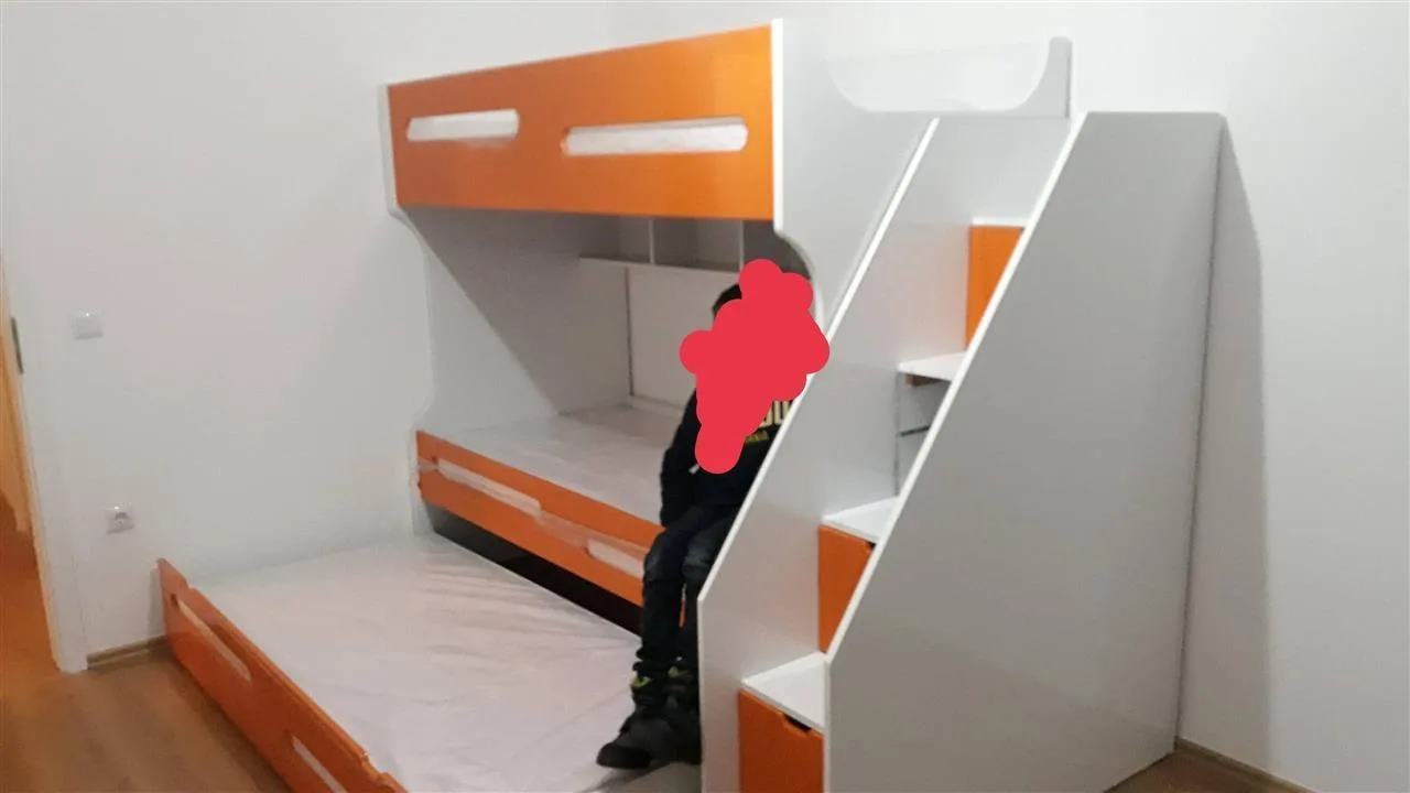 Tre krevate për fëmijë + tre dyshekë — foto 1 nga 3