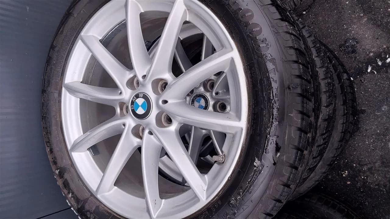 Shiten fellne 225/50/17 për BMW — foto 1 nga 5