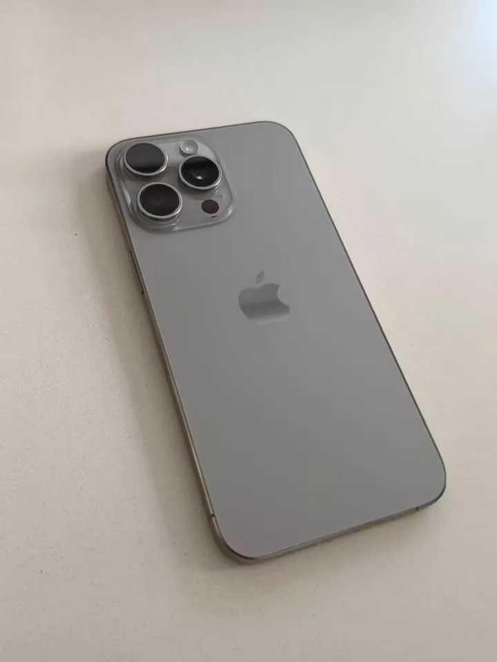 iPhone 15 Pro Max 256 GB — foto 1 nga 6