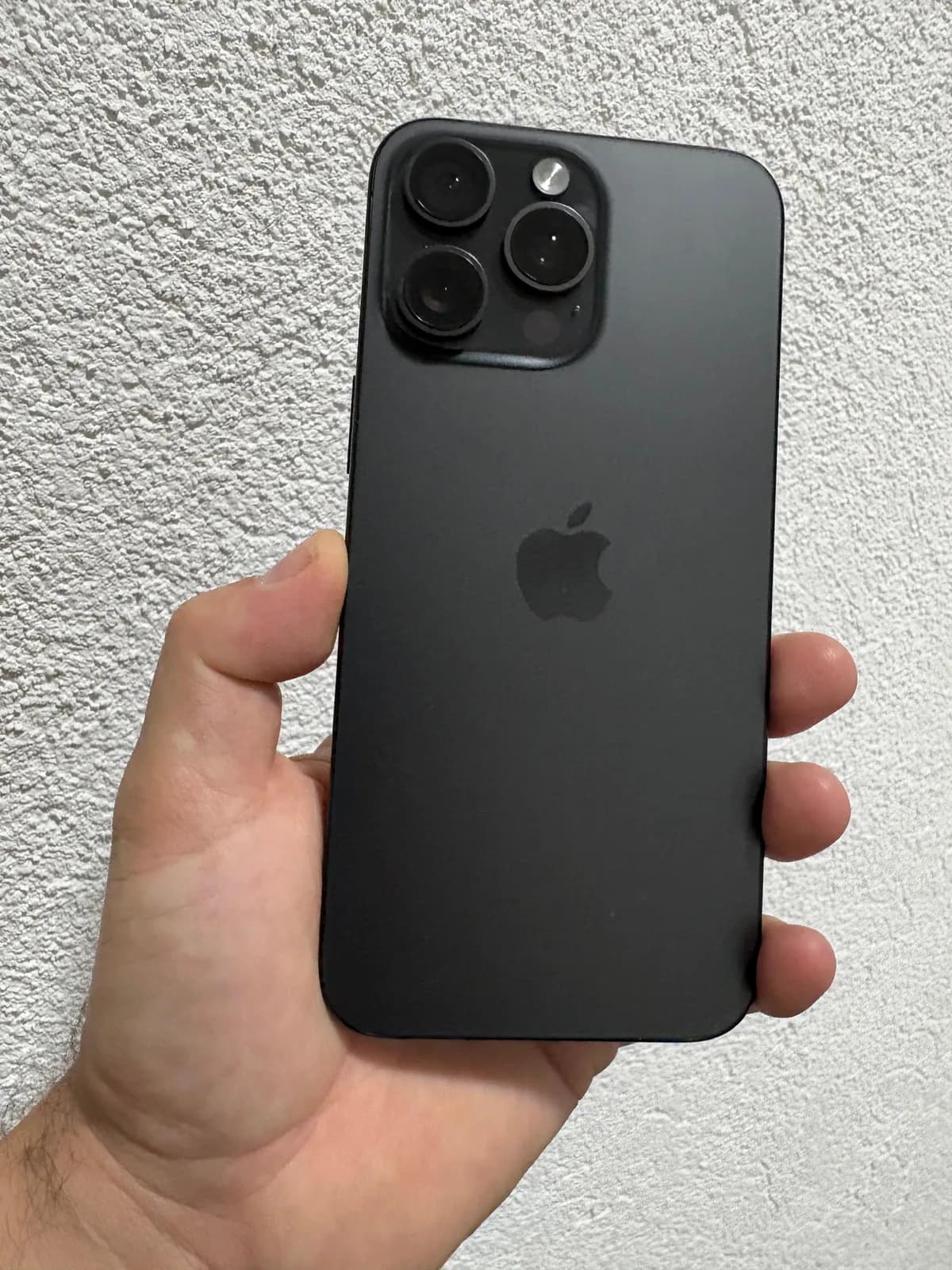 iPhone 15 Pro Max — foto 1 nga 3