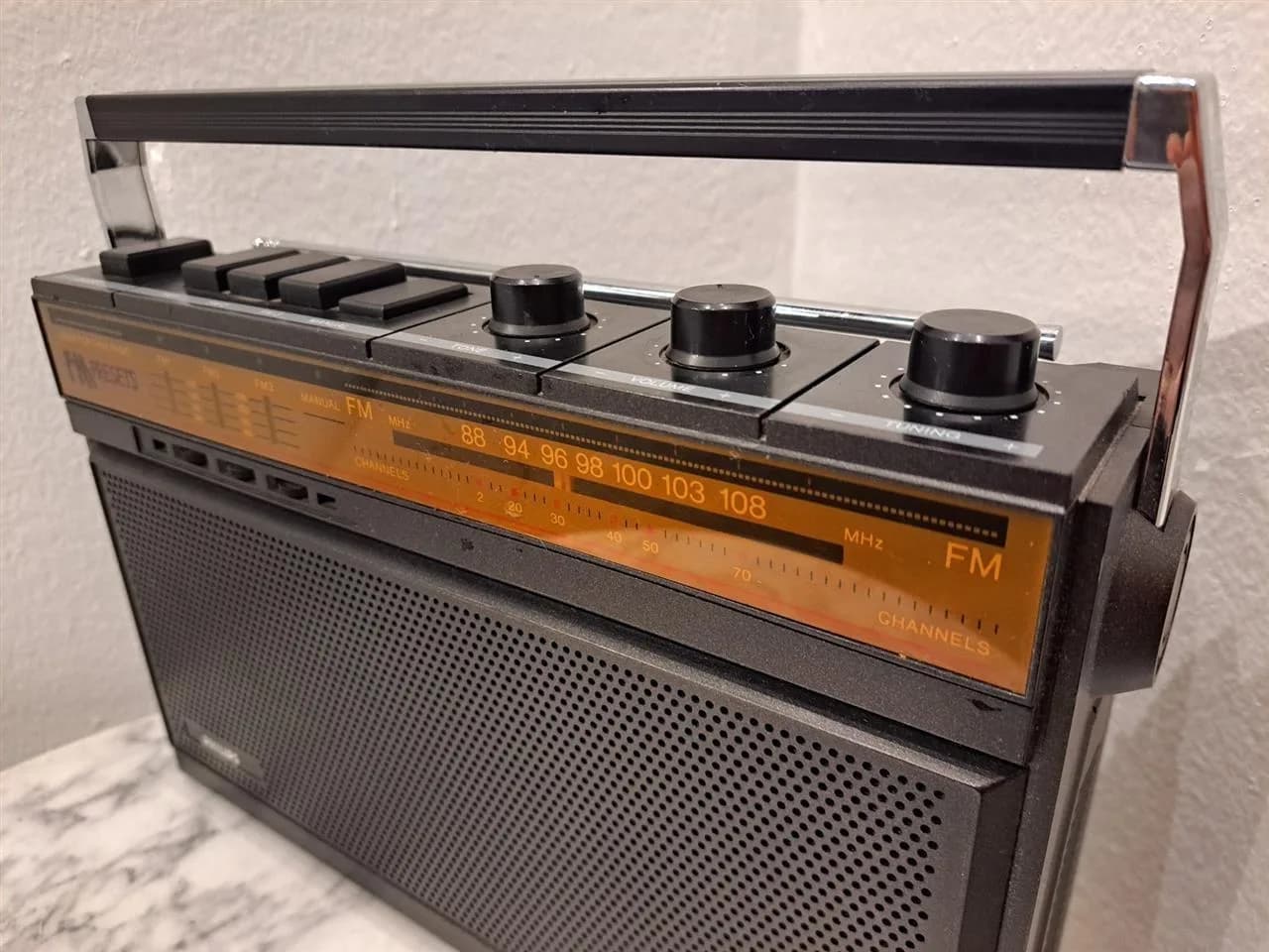Radio Philips, 1985 — foto 1 nga 7