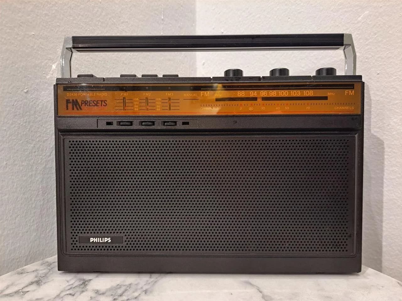 Radio Philips, 1985 — foto 2 nga 7