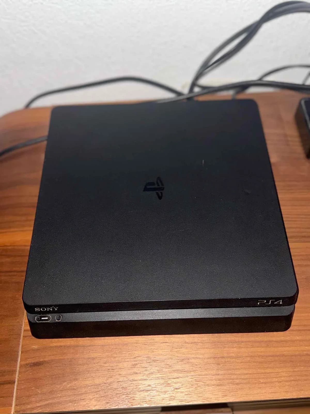 PS4 Slim 500 GB + 1 kontroller + lojëra (FC 24, GTA V, UFC 4) — foto 1 nga 6