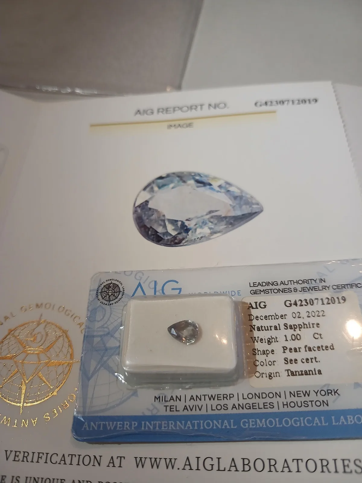 Safir natyral blu 1.00 ct me certifikatë — foto 2 nga 5