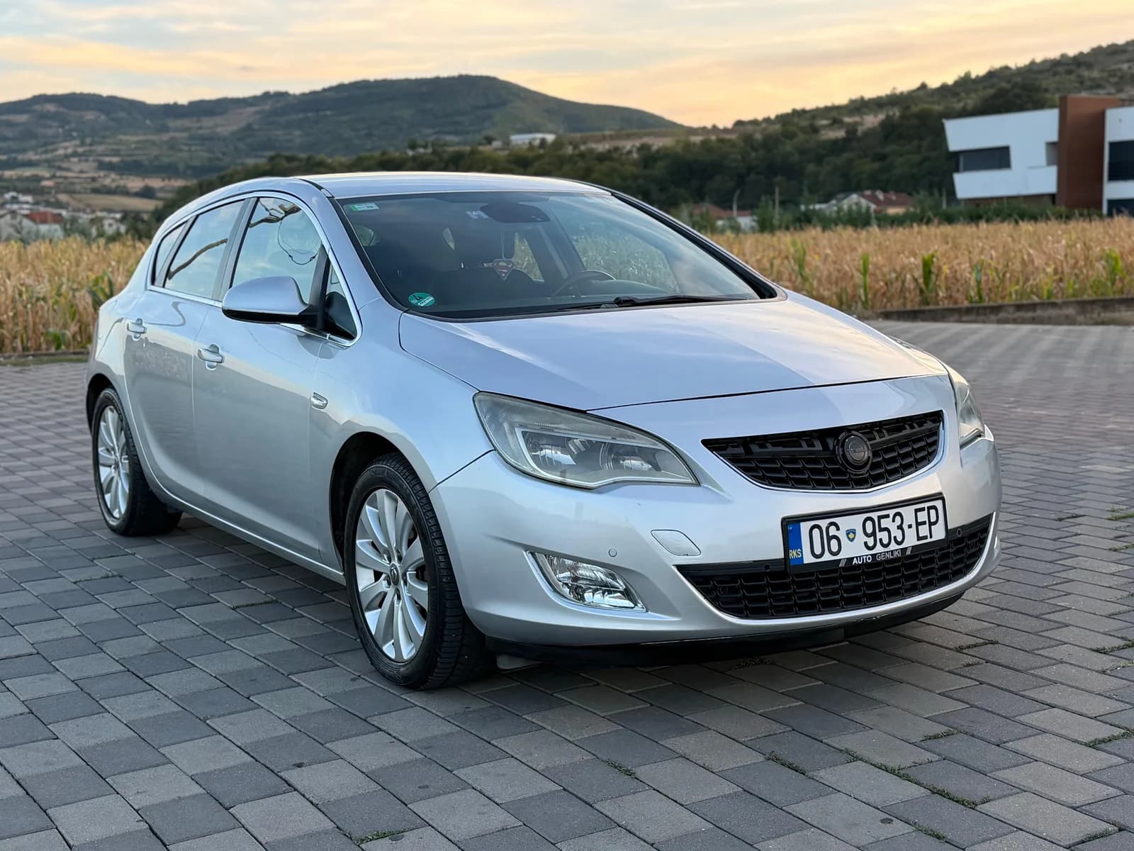 Opel Astra 1.8 Benzinë Automatik, viti 2010, RKS 8 muaj — foto 1 nga 9