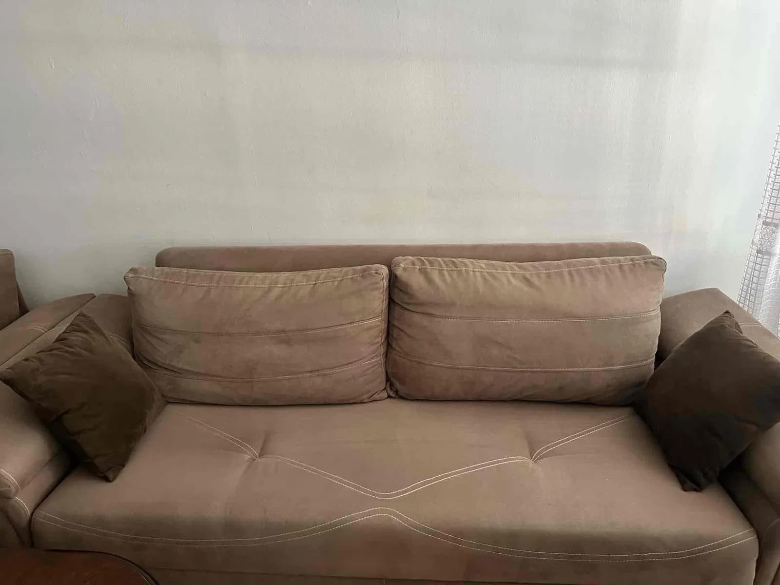 Orendi salloni — foto 1 nga 7