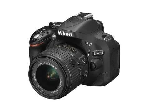 Nikon D5200 me lente Sigma 17-50mm f/2.8 — foto 1 nga 5