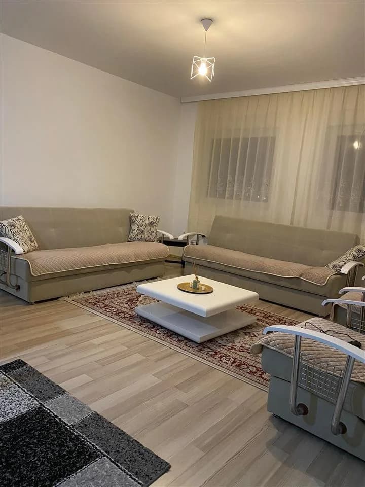 Banesë me qira te Mati 1, prapa Royall Mall — foto 1 nga 7
