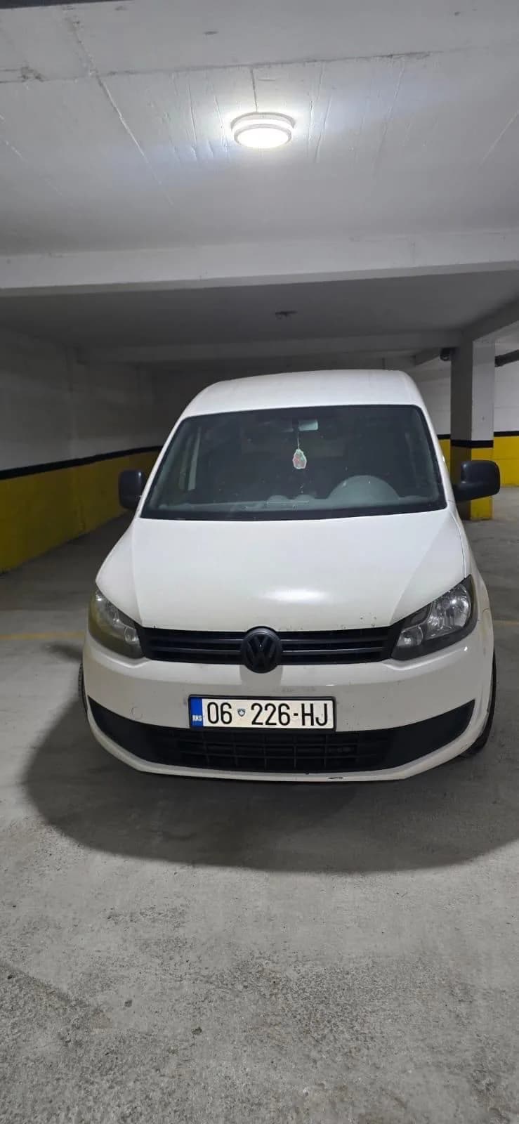 Volkswagen Caddy 1.6 TDI — foto 1 nga 12