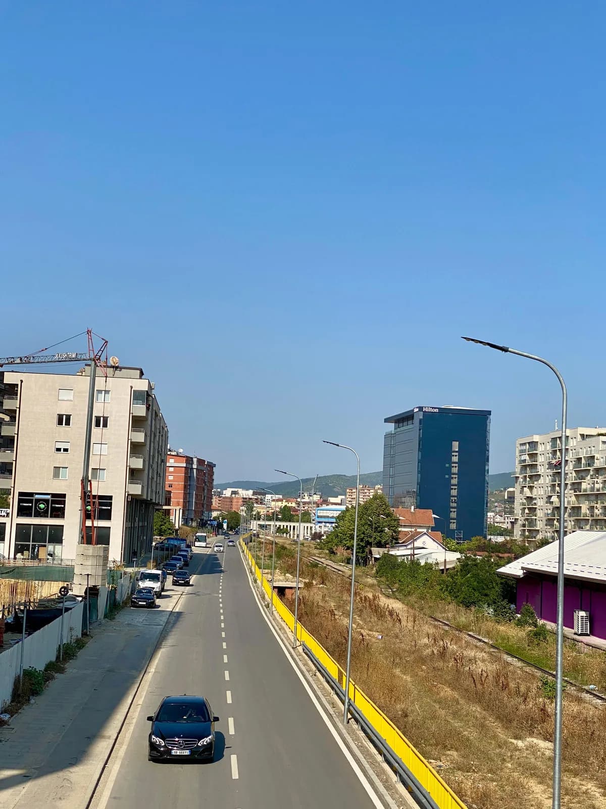 Lëshohet banesa me qira në qendër — foto 2 nga 11
