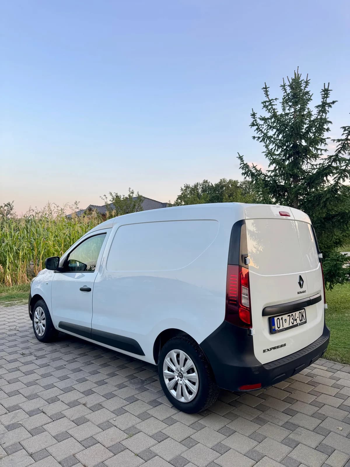 Renault Express 1.5 dCi, 64.000 km, RKS — foto 2 nga 9