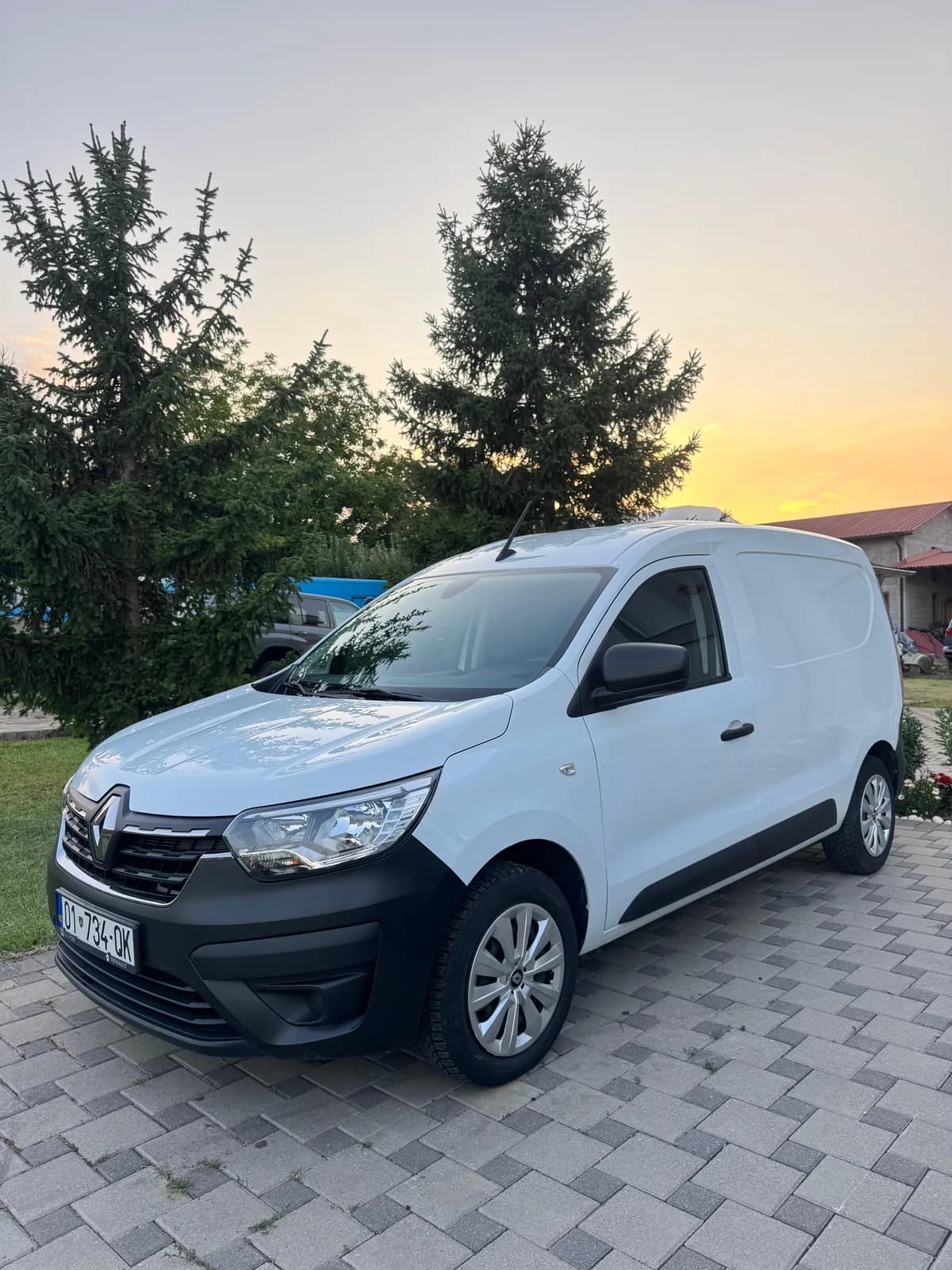 Renault Express 1.5 dCi, 64.000 km, RKS — foto 1 nga 9