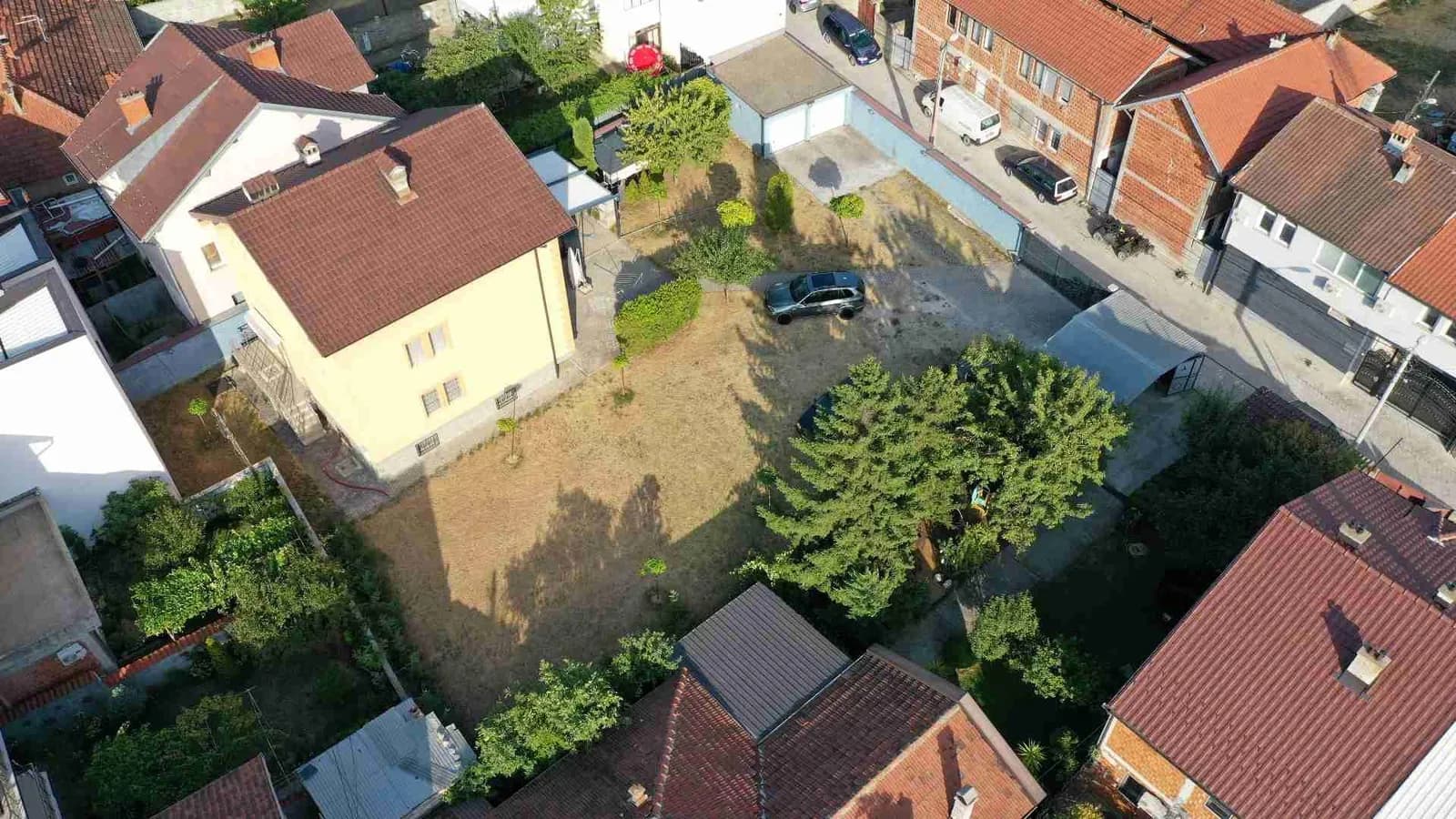 Shtëpi me 9.6 ari tokë — foto 2 nga 4