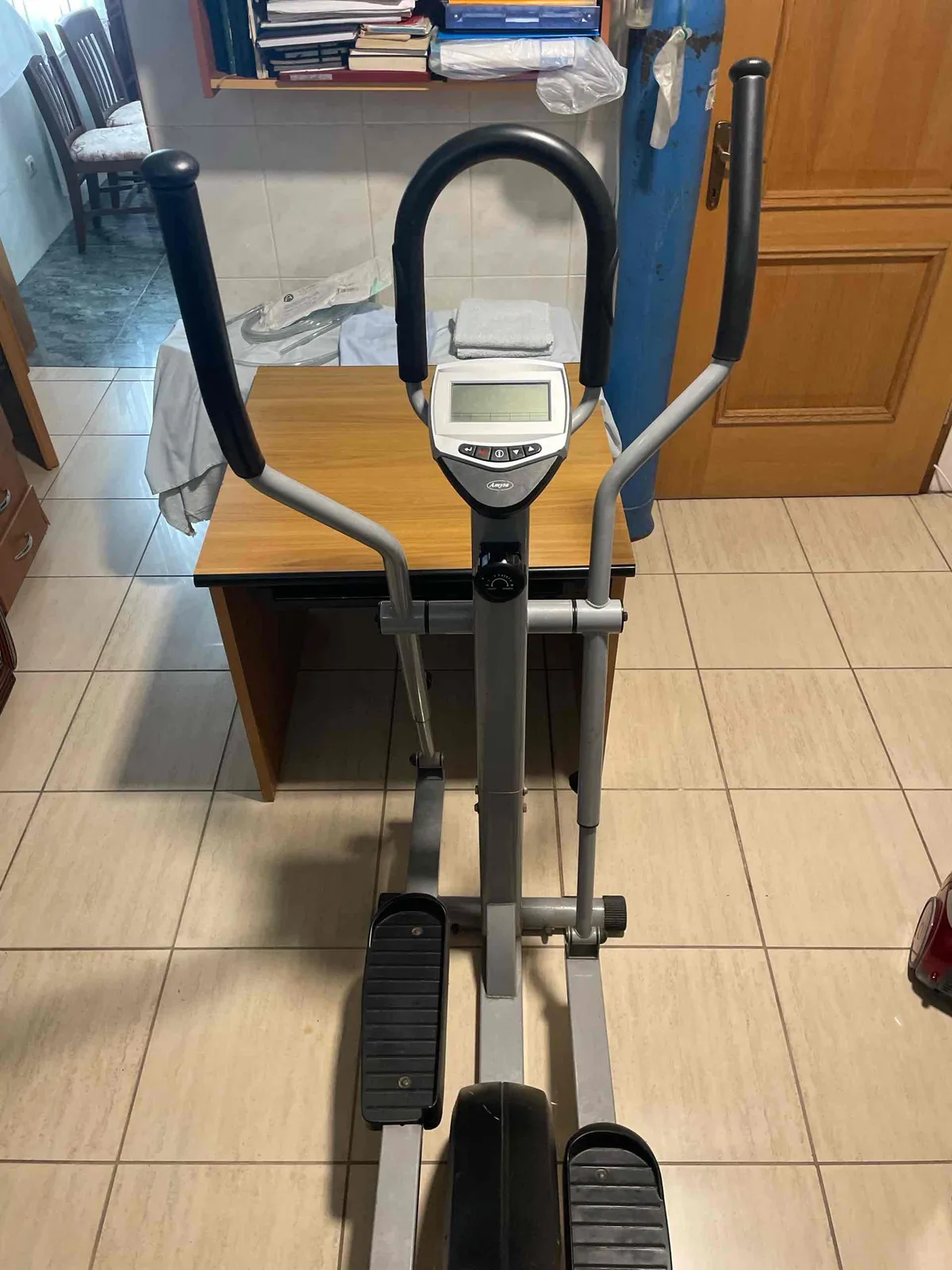 Makinë eliptike / biçikletë statike për ushtrime — foto 2 nga 3