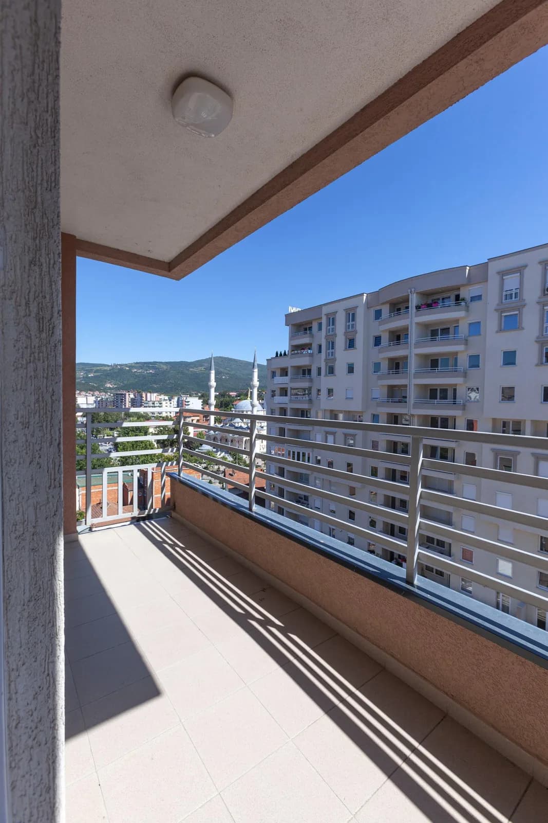 Banesë 2+1 me qira në Mitrovicë — foto 1 nga 7