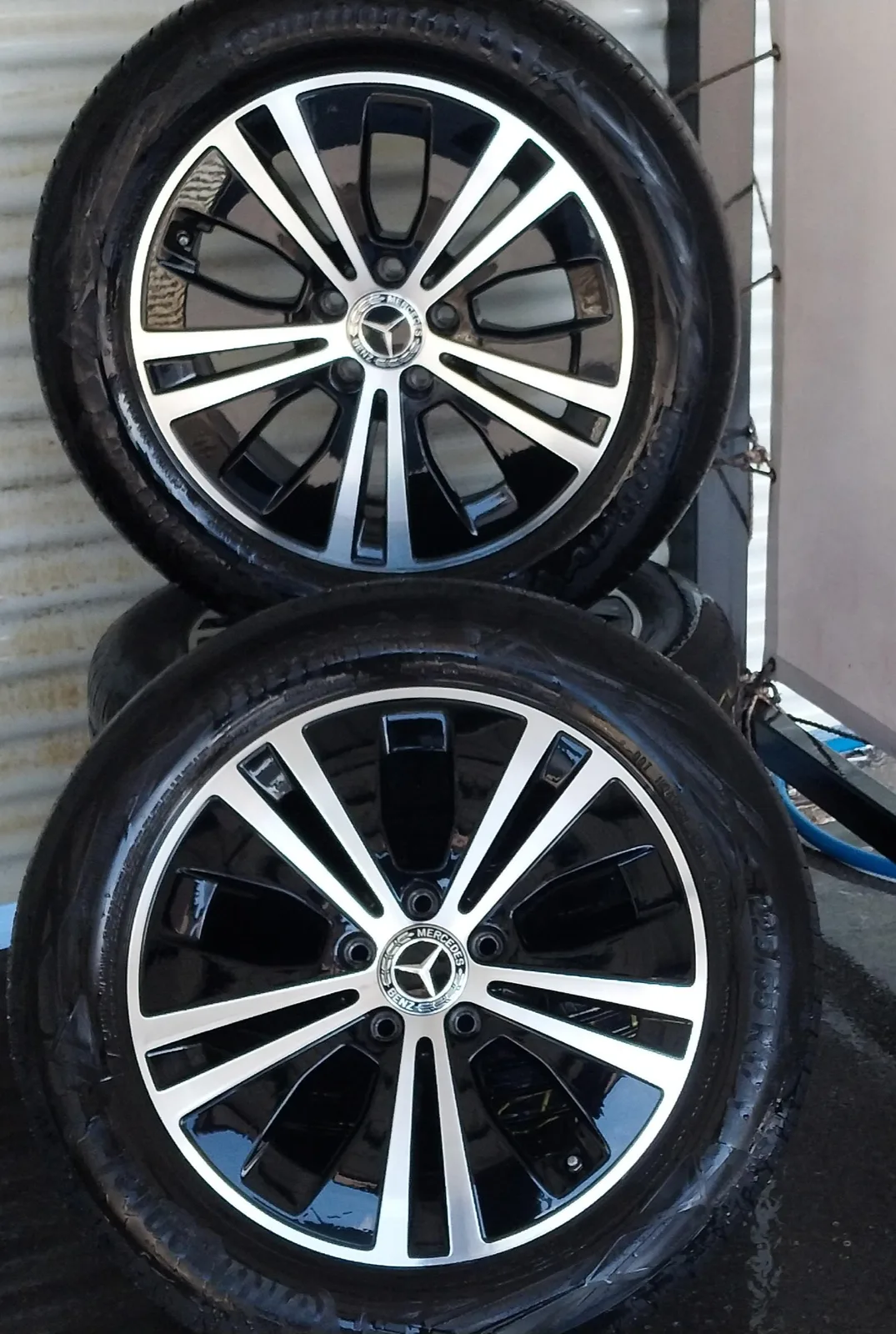 Felna Mercedes 225/55/17 — foto 1 nga 5