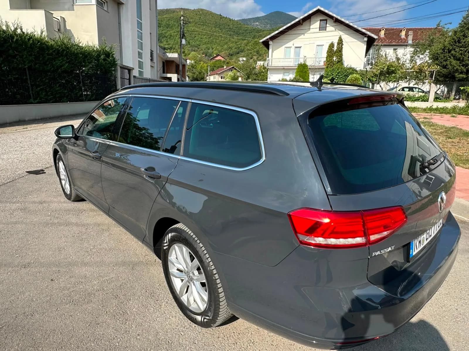 Volkswagen Passat B8 2.0 TDI DSG, 2016 — foto 2 nga 5