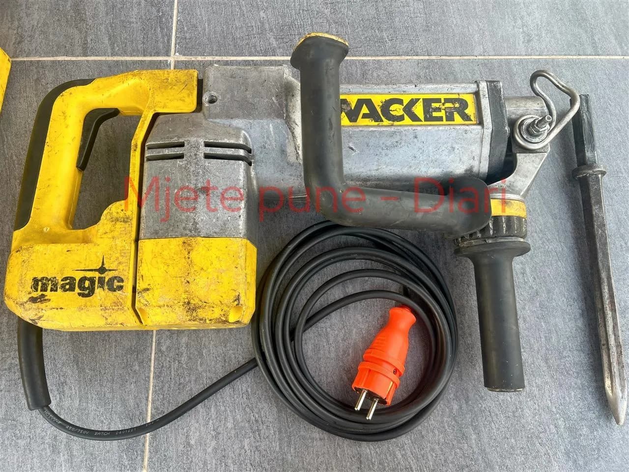Hillt Wacker — foto 1 nga 2