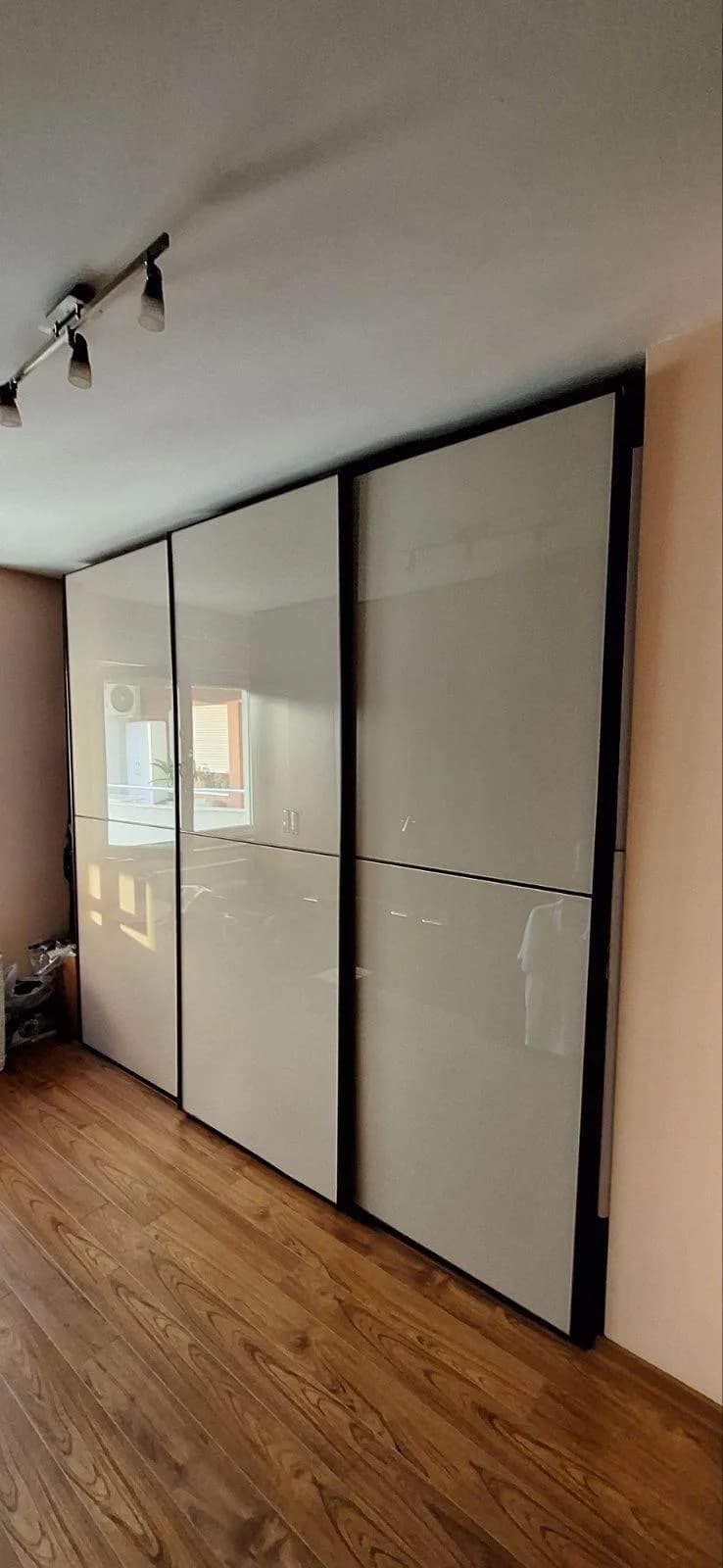 Gardërobë për tesha — foto 1 nga 4