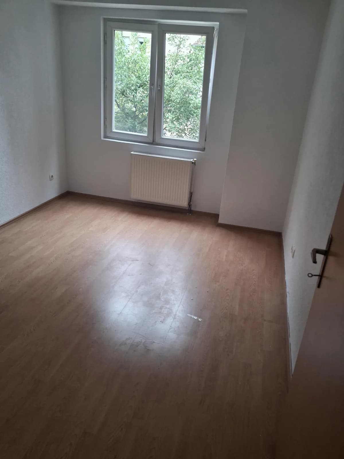 Banesë me qira me 3 dhoma gjumi — foto 2 nga 10