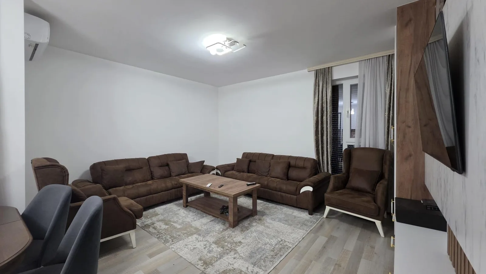 Banesë 3+1 në Britania Homes, Fushë Kosovë — foto 2 nga 10