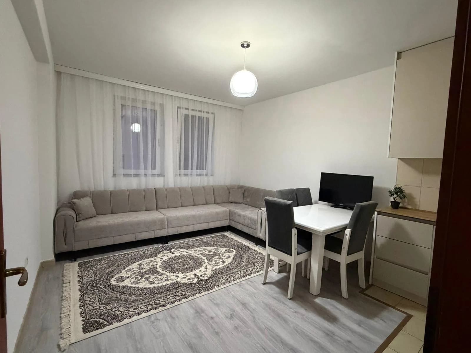 Banesë 2+1 me qira, Lagjja e Muhaxherëve — foto 1 nga 4