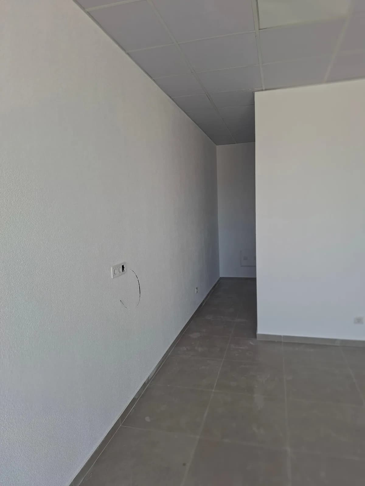 Lokal 30m2 me qira në Skënderaj — foto 2 nga 4
