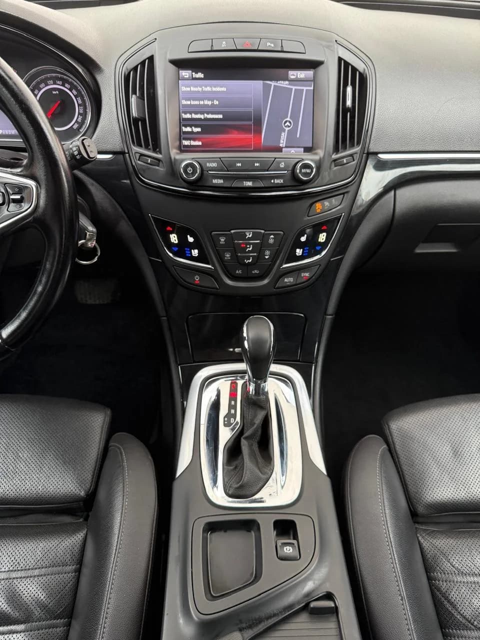 Opel Insignia Facelift 1.6 CDTI, Automatik — foto 2 nga 10