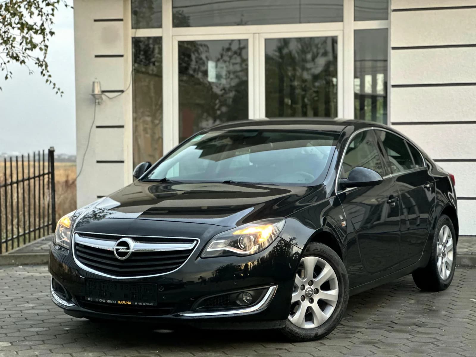 Opel Insignia Facelift 1.6 CDTI, Automatik — foto 1 nga 10