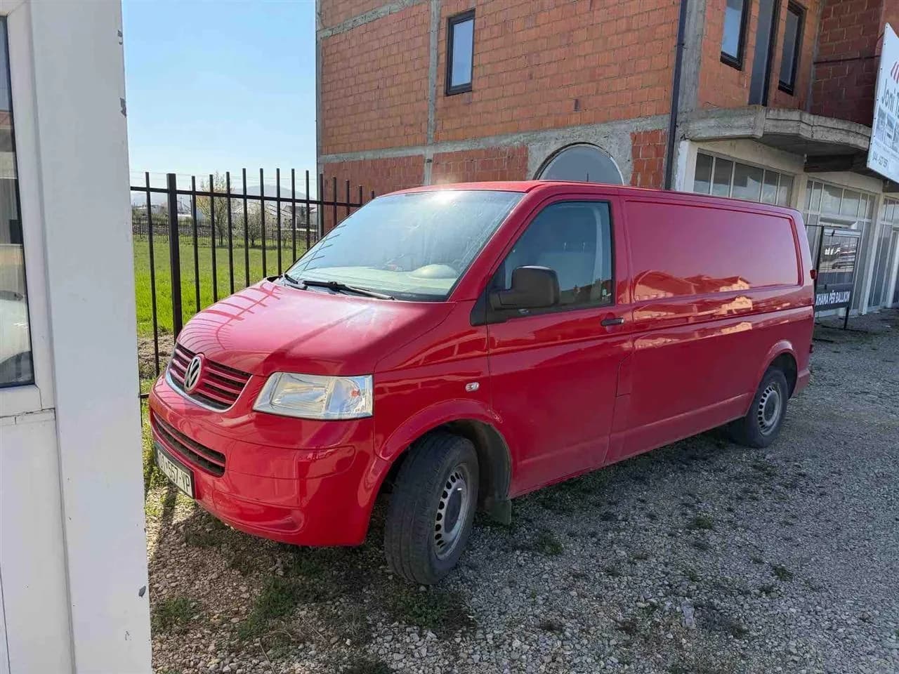 VW T5 1.9 TDI — foto 1 nga 7
