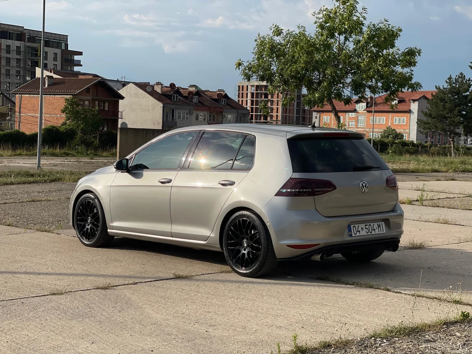 Volkswagen Golf 7 TSI Highline — foto 1 nga 12