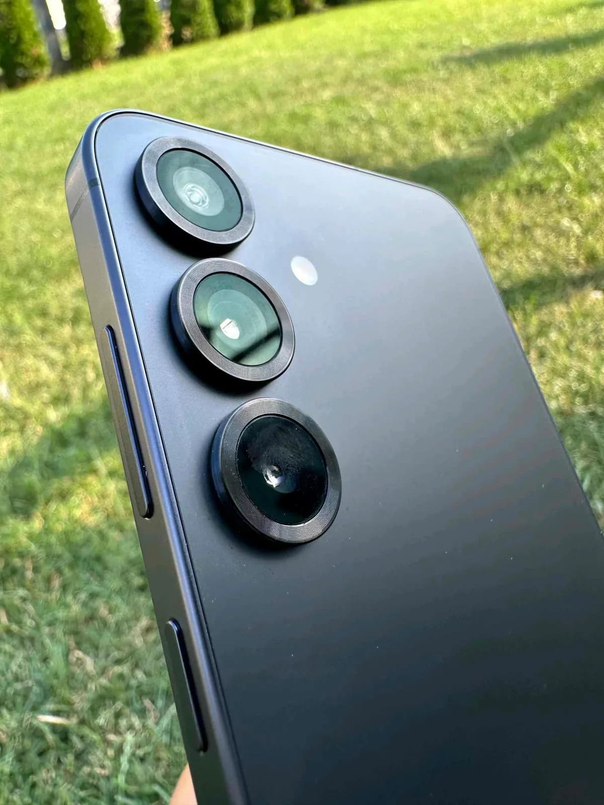 Samsung S25+ — foto 2 nga 5