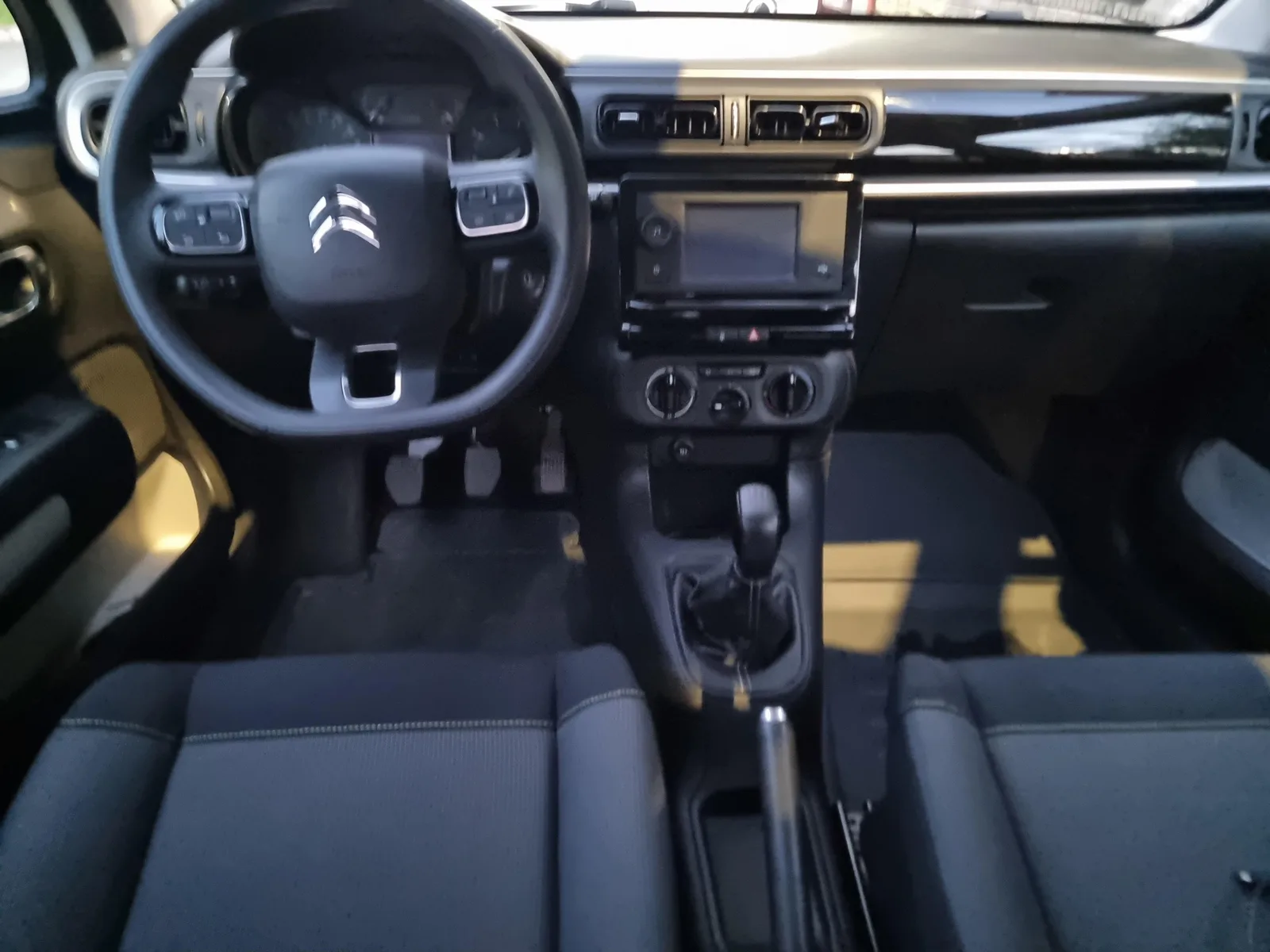 Citroën C3 — naftë, manual, 3 vetura — foto 1 nga 8