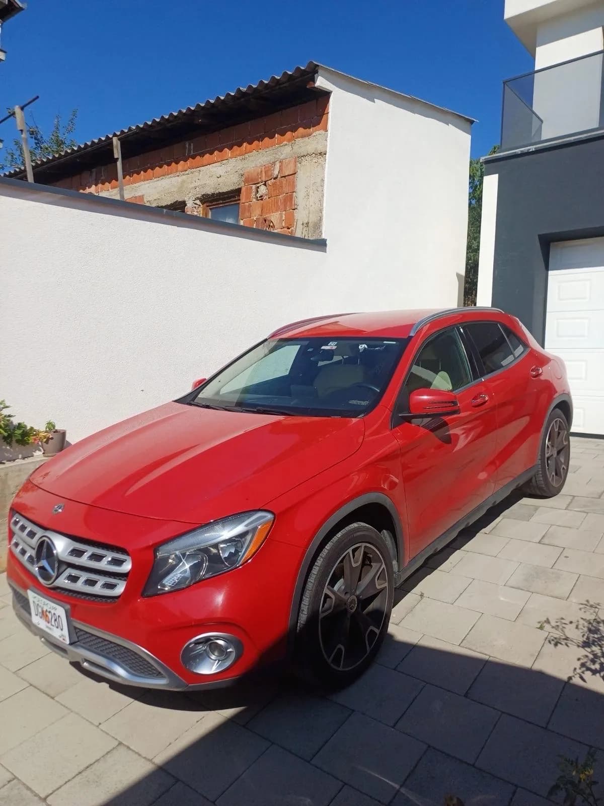 Mercedes GLA 250, 2019, 2.0 benzin — foto 2 nga 7