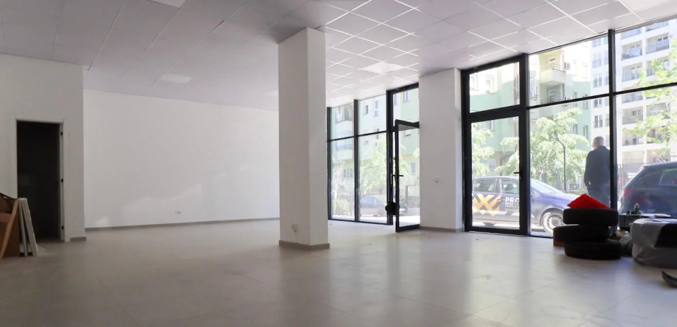 Lokal me qira 86 m² – Rruga C — foto 1 nga 3