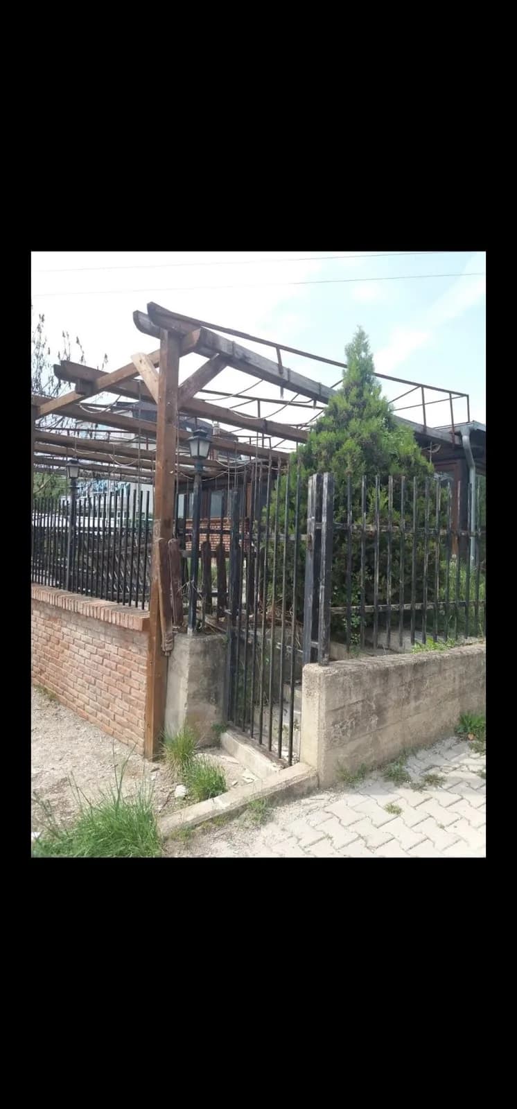 Shitet parcela 5.8 ari me restorant — foto 1 nga 6