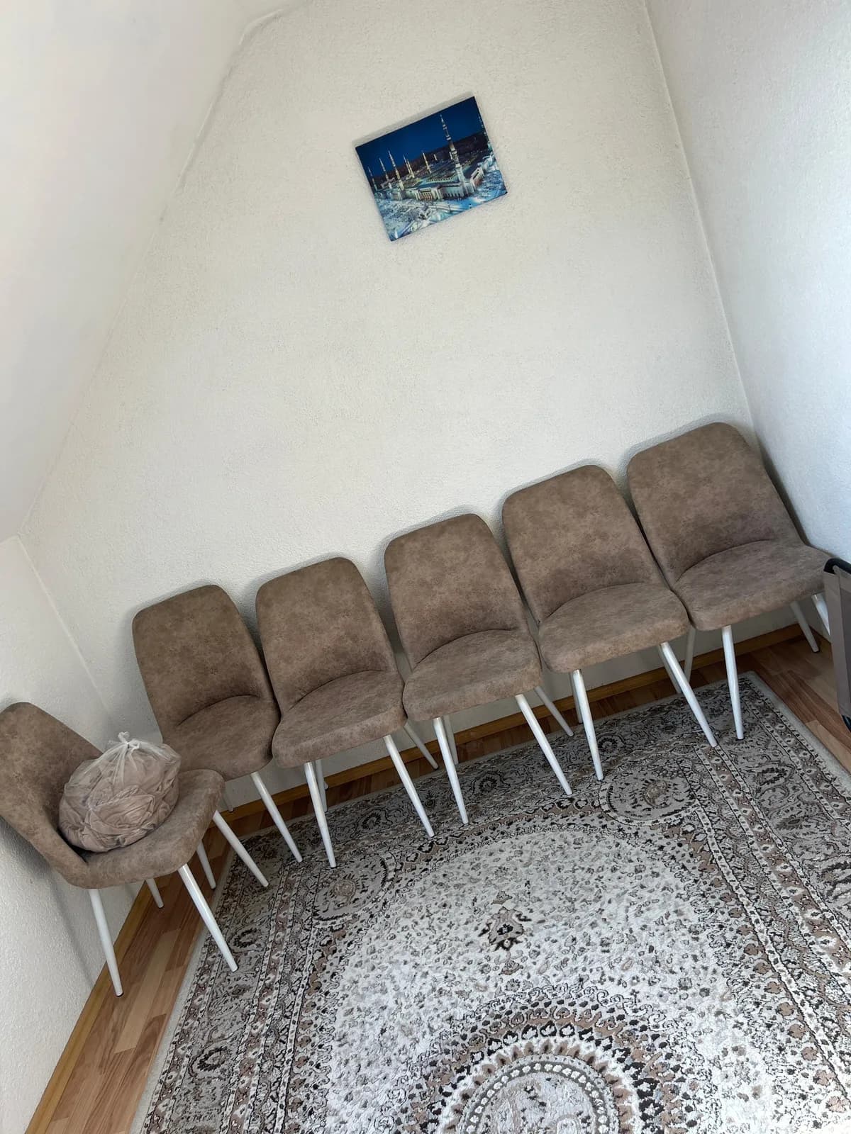 Shiten 6 karrige si të reja, çmim i volitshëm — foto 1 nga 5