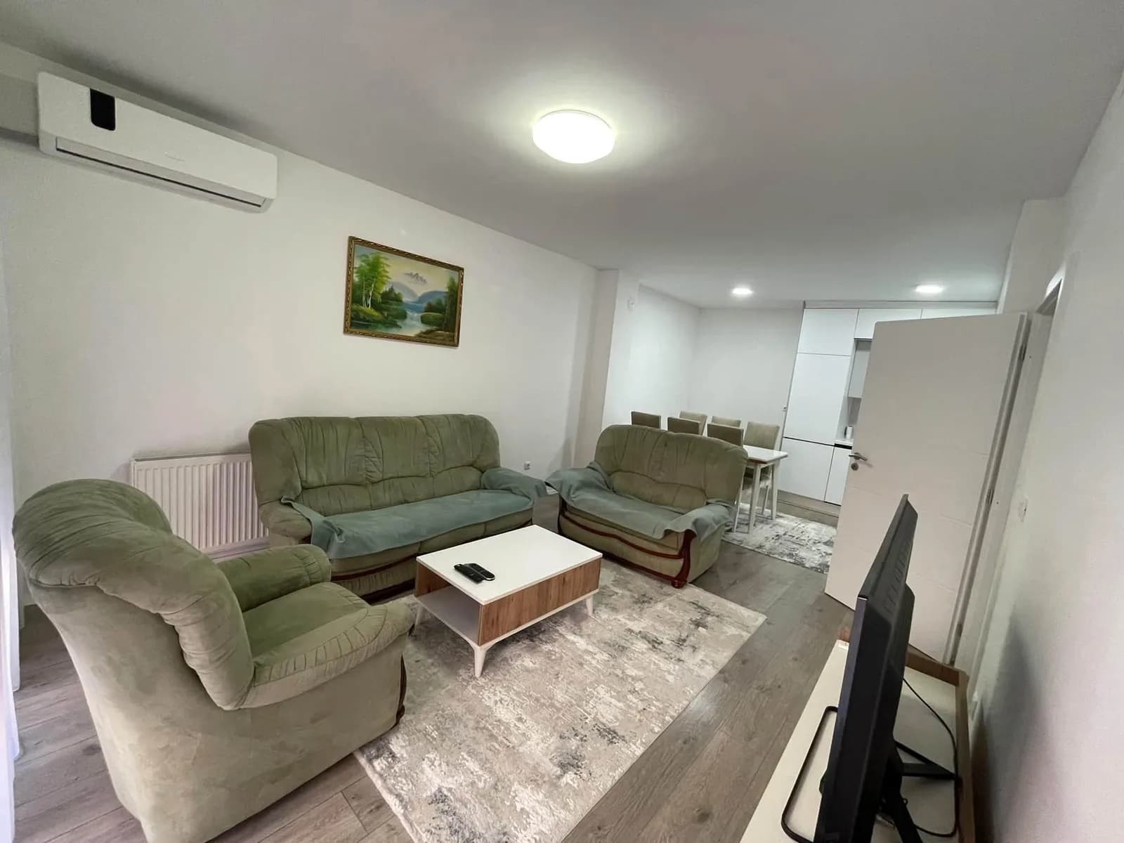 Banesë 3 dhomëshe me qira në Lagjen Eliza, Fushë Kosovë — foto 1 nga 7
