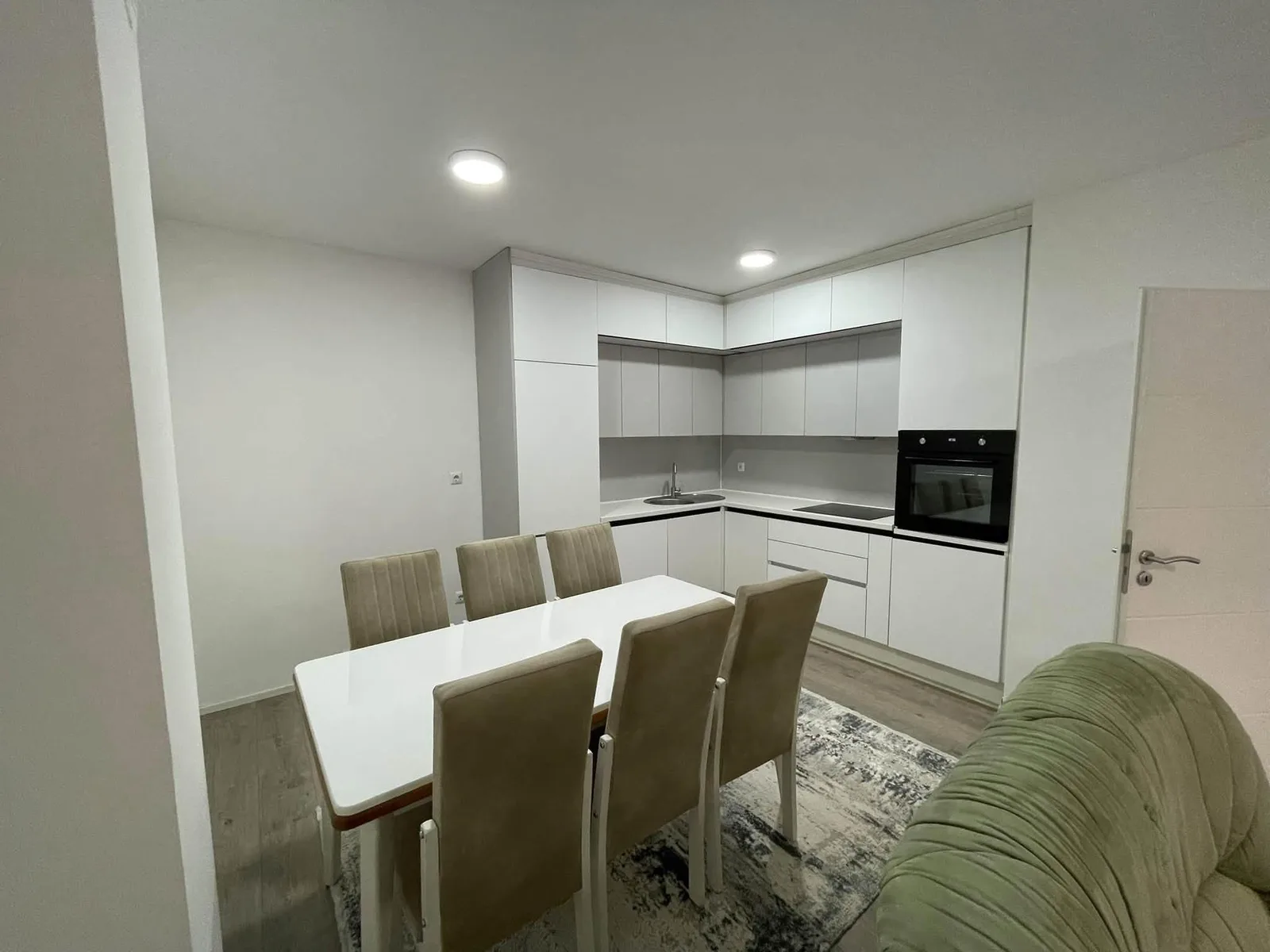 Banesë 3 dhomëshe me qira në Lagjen Eliza, Fushë Kosovë — foto 2 nga 7