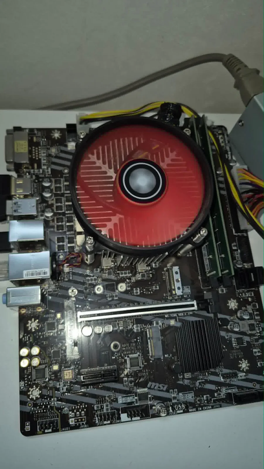 MSI H410M-A PRO me i5-10400, 16 GB DDR4 RAM, PSU 250W 80 Plus — foto 2 nga 4